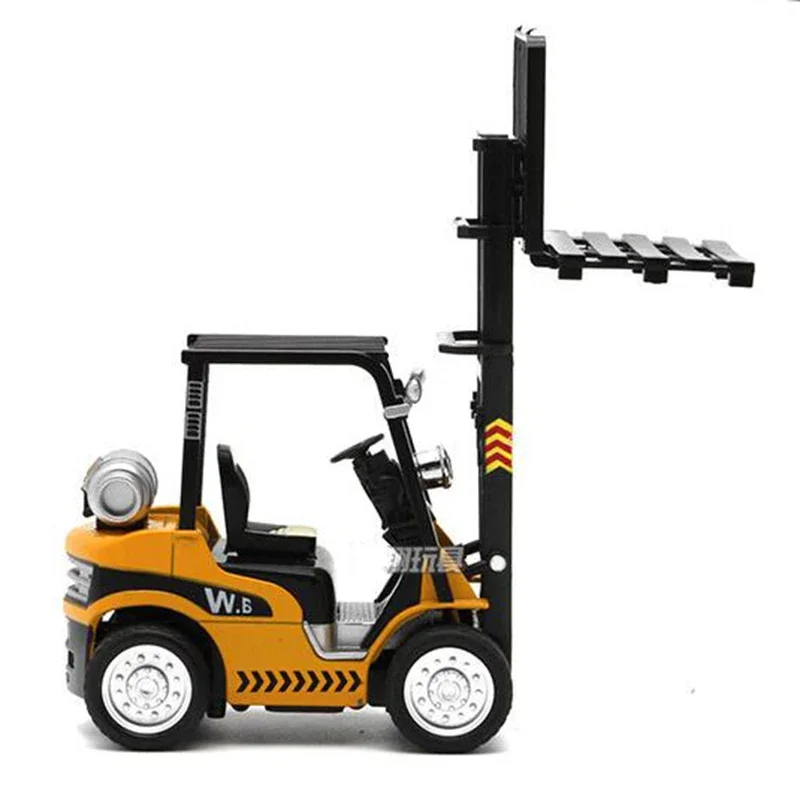 1/24 Scale Diecast Yellow Forklift Truck Model 3 1/24 Scale Diecast Yellow Forklift Truck Model - Image 3