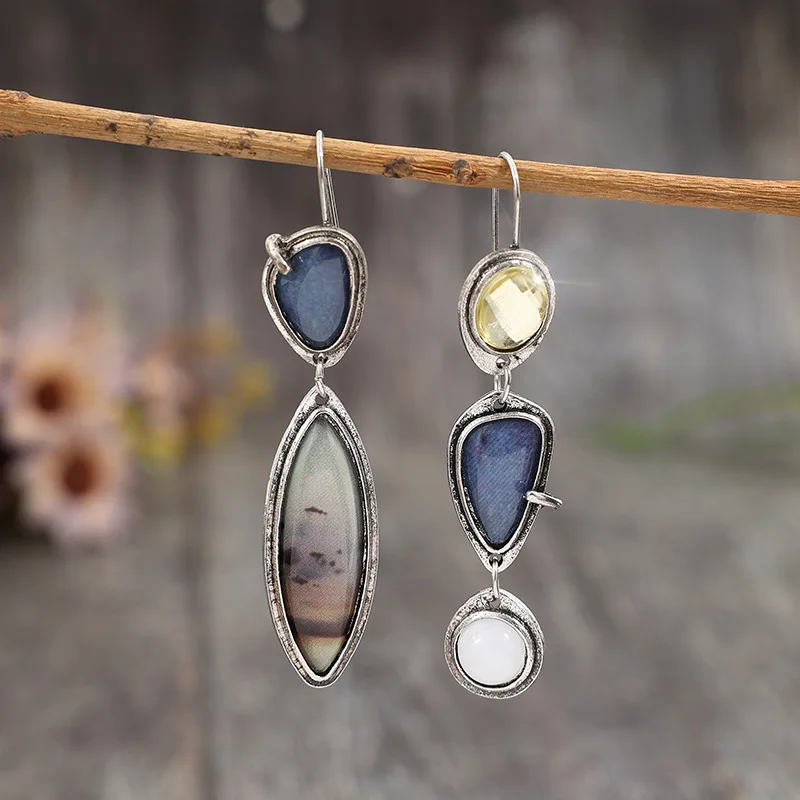 Vintage Oval Inlaid Earrings in Silver or Gold 4 Vintage Oval Inlaid Earrings in Silver or Gold - Image 4