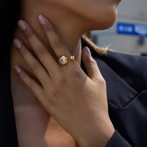 Se06b34c733d744d0843796aafbb16fe2d