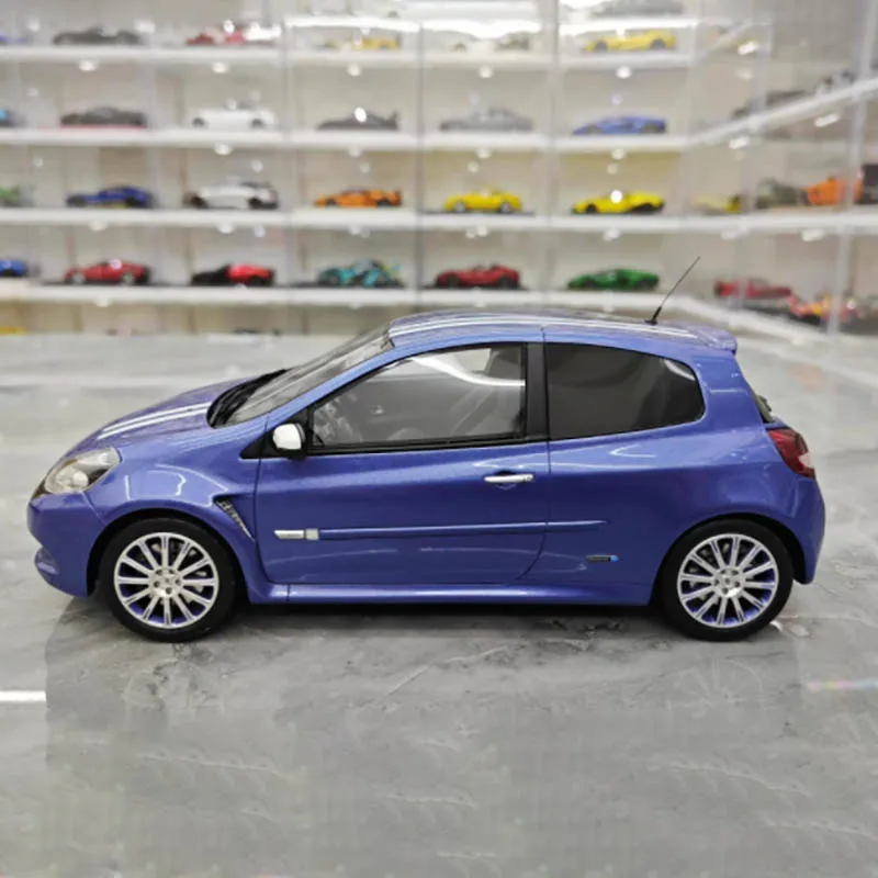 Vivid Blue Renault Clio 3 RS 1/18 Scale Model 2 Vivid Blue Renault Clio 3 RS 1/18 Scale Model - Image 2