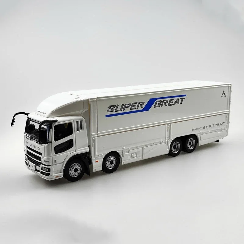 Detailed Mitsubishi FUSO Super Great Scale Model 7 Detailed Mitsubishi FUSO Super Great Scale Model - Image 7