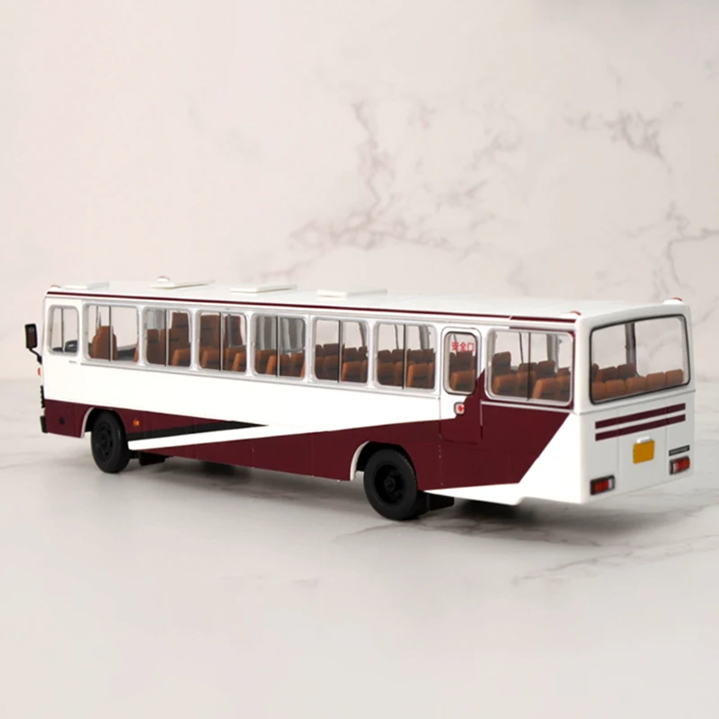 Vintage 1:64 Scale Diecast City Bus Model 6 Vintage 1:64 Scale Diecast City Bus Model - Image 6
