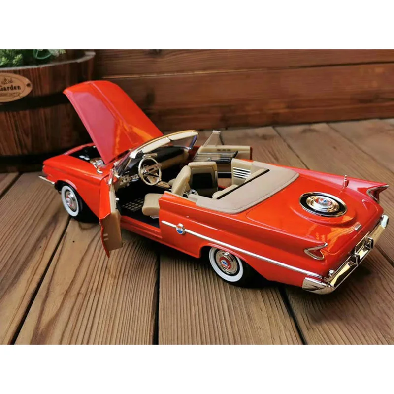 1960 Chrysler 300F Diecast Model – 1:18 Scale 5 1960 Chrysler 300F Diecast Model – 1:18 Scale - Image 5
