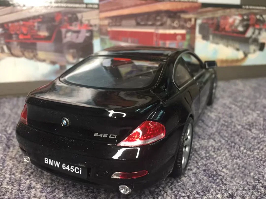 Flawed 1:24 BMW 645Ci Diecast Model in Black 3 Flawed 1:24 BMW 645Ci Diecast Model in Black - Image 3