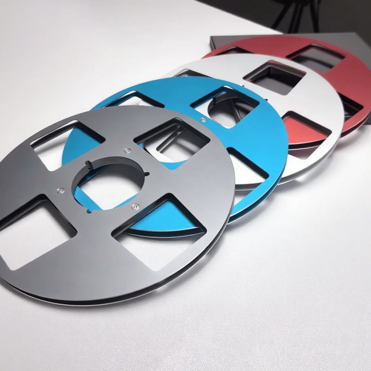 10-Inch Aluminum Reel for Reel-to-Reel Tape 2 10-Inch Aluminum Reel for Reel-to-Reel Tape - Image 2