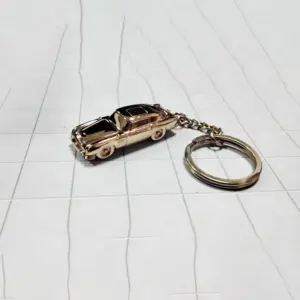 Gold Aston Martin DB5 Keychain for Collectors 5 Se204f17a025d4bdd954a6ed2e5278f299