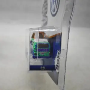 Vibrant Green Volkswagen T2 Westphalia Camper Model 6 Se2543ac204a242f28504d081db05654br