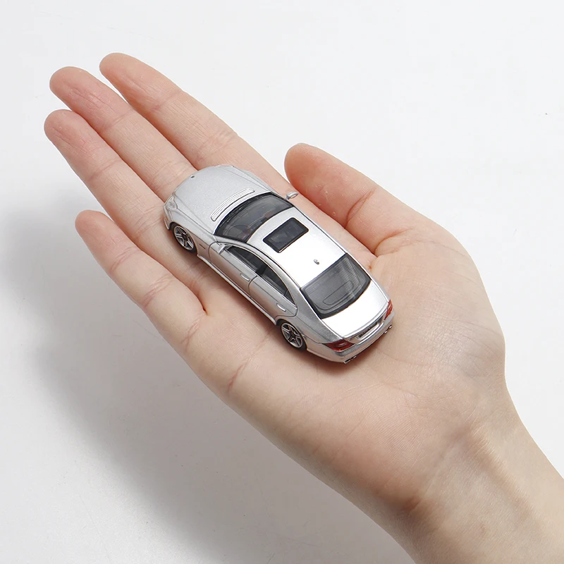 Red Mercedes-Benz CLS 63 AMG Diecast Model 1:64 5 Red Mercedes-Benz CLS 63 AMG Diecast Model 1:64 - Image 5