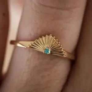 Gold Geometric Flower Ring with Green Zircon 5 Se2ddd594a8e14ffd99780e325470558fT