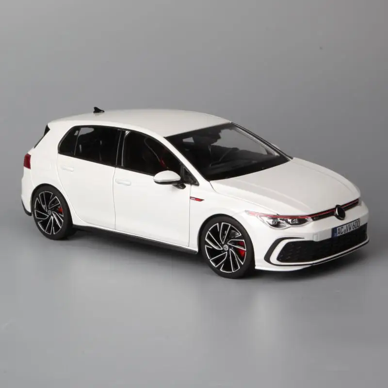 Volkswagen Golf 8th Gen 1:18 Diecast Model 4 Volkswagen Golf 8th Gen 1:18 Diecast Model - Image 4