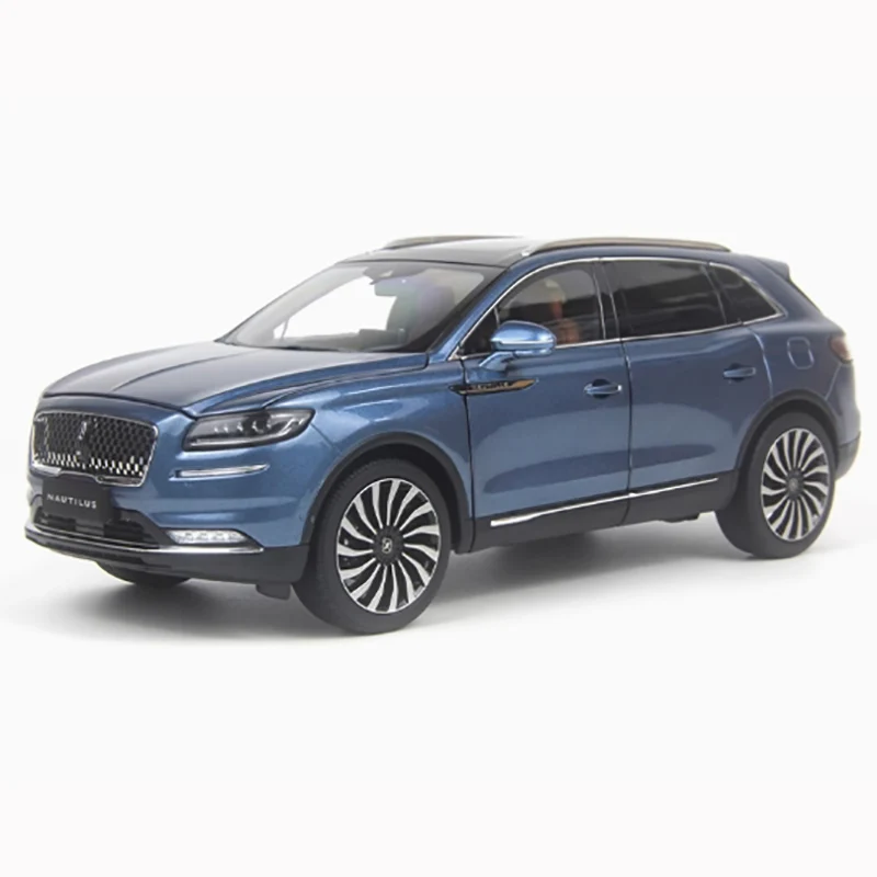 Silver Diecast SUV Model by WELLY 2 Silver Diecast SUV Model by WELLY - Image 2