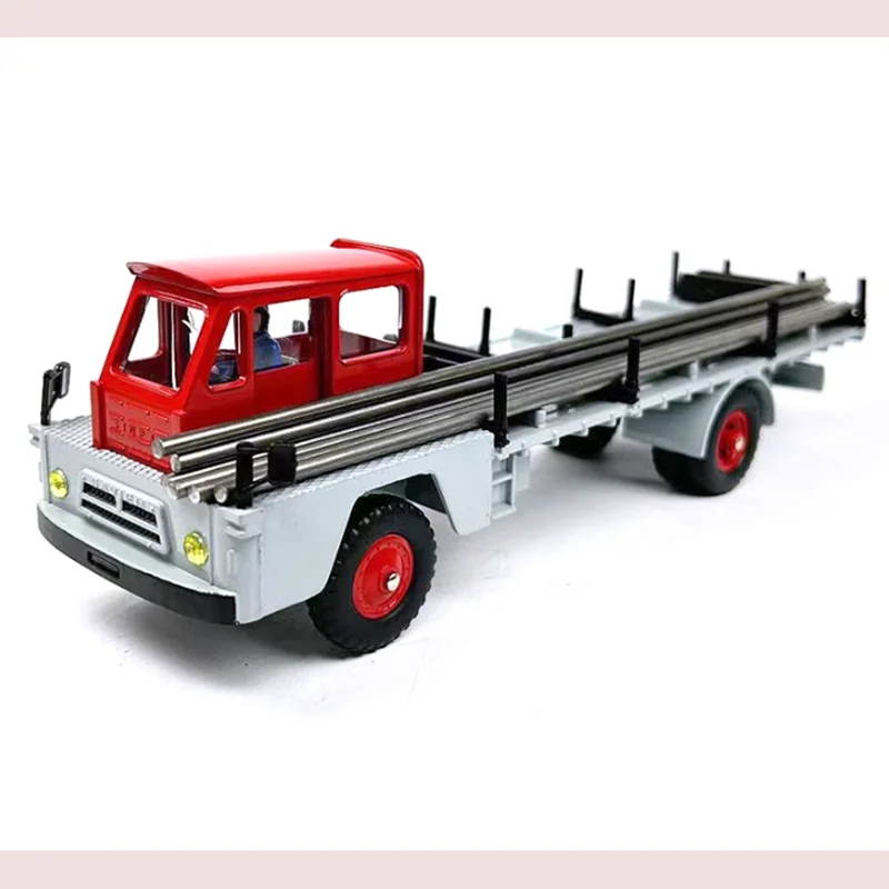 Vintage Flatbed Transporter Model 1:43 by WELLY 2 Vintage Flatbed Transporter Model 1:43 by WELLY - Image 2