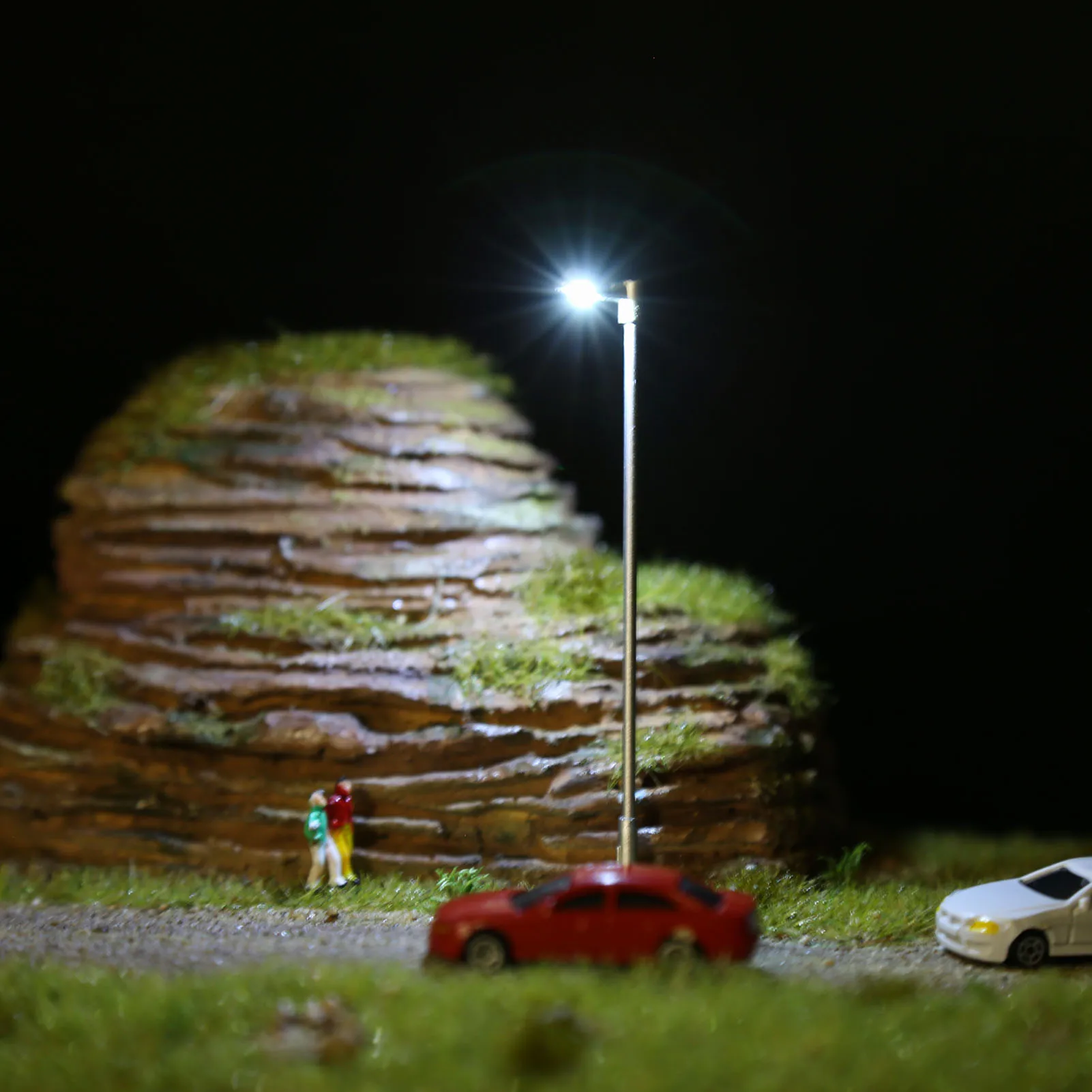 Modern N Scale Urban Street Lights Set of 10 4 Modern N Scale Urban Street Lights Set of 10 - Image 4