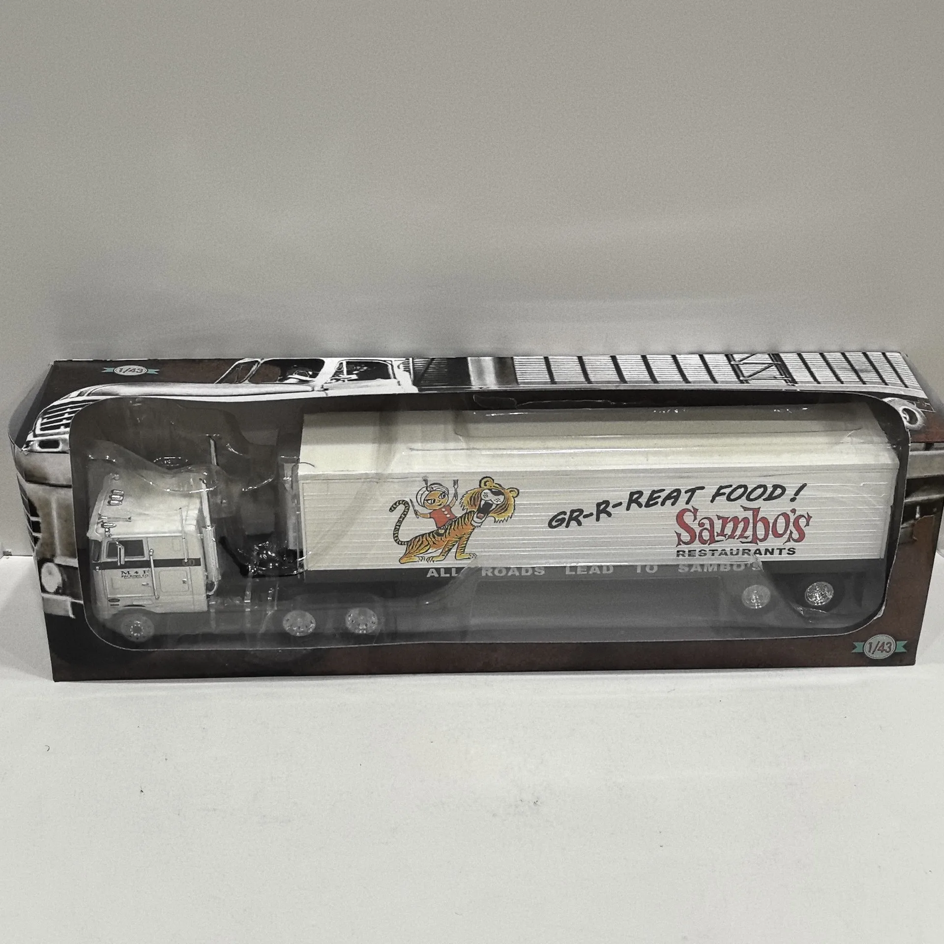 Diecast Peterbilt 352 Semi-Truck Model 6 Diecast Peterbilt 352 Semi-Truck Model - Image 6