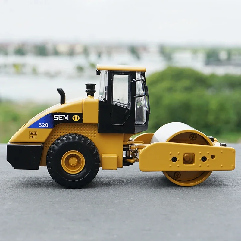1:32 Shangong Road Roller SEM520 Diecast Model 3 1:32 Shangong Road Roller SEM520 Diecast Model - Image 3