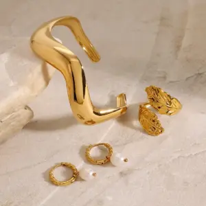 Se57532aeef574dc58994e075960e317fk