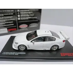 White Holden VF Commodore Diecast Model 1:43 7 Se577fa367ba64fae88d329e970b4f84dm