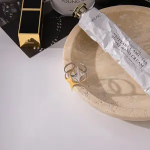 Se57aa57ee63643c8b0c14874d8334677J