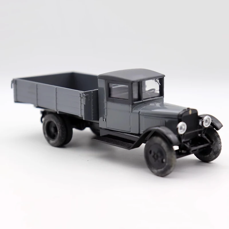Vintage 1/43 Scale Cargo Truck Diecast Model 2 Vintage 1/43 Scale Cargo Truck Diecast Model - Image 2