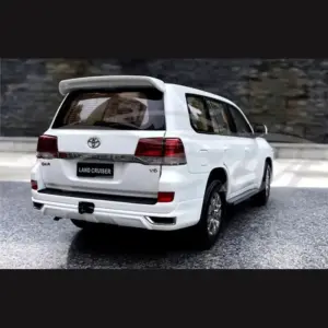 1:18 Scale Toyota LC200 Alloy Model 10 Se63f3dfb50dd4be5b0f3034abe3687546