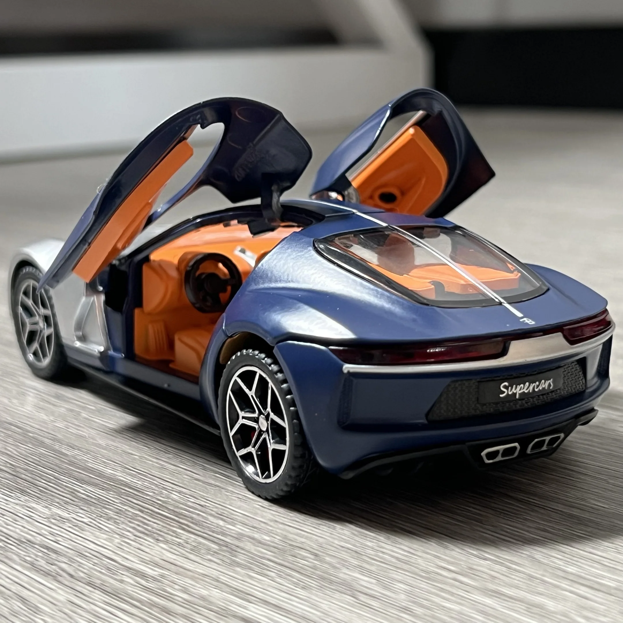 Silver 1:32 Diecast Sports Car Model 2 Silver 1:32 Diecast Sports Car Model - Image 2