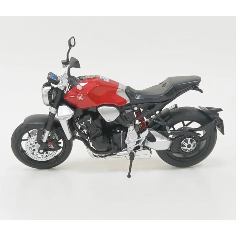 Honda CB1000R 1:12 Scale Model in Black 2 Honda CB1000R 1:12 Scale Model in Black - Image 2
