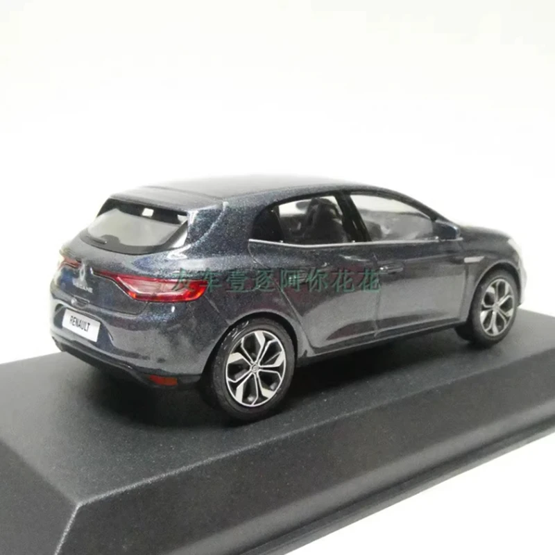 Renault Megane SUV 1:43 Diecast Model 5 Renault Megane SUV 1:43 Diecast Model - Image 5