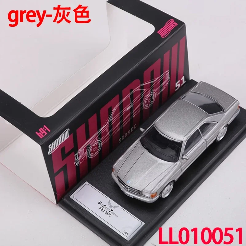Luxury 1:64 Diecast Car Model in Multiple Finishes 10 Luxury 1:64 Diecast Car Model in Multiple Finishes - Image 10