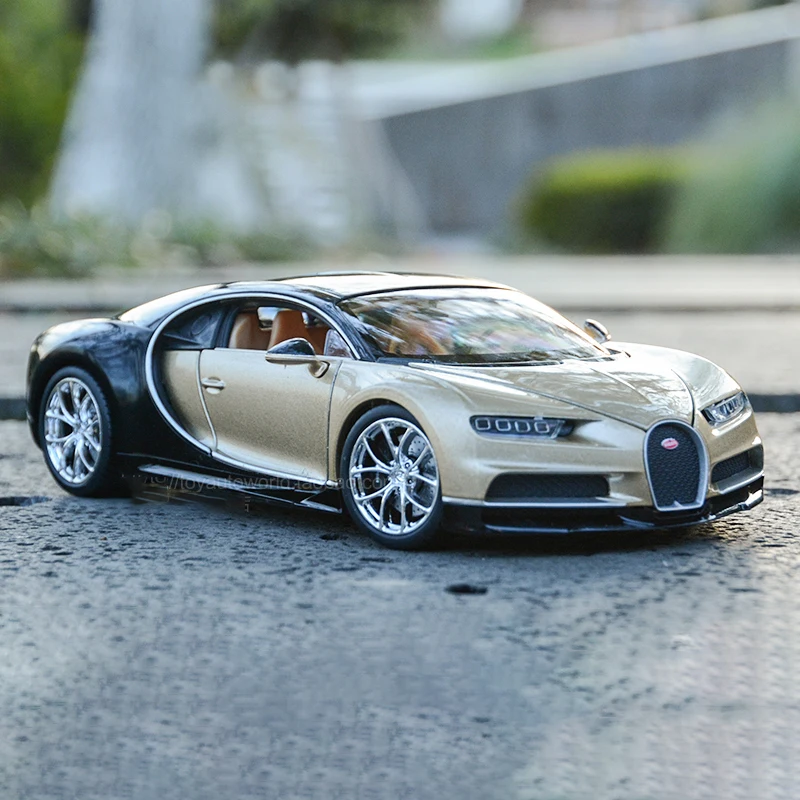 Luxury 1:24 Bugatti Chiron Diecast Model 2 Luxury 1:24 Bugatti Chiron Diecast Model - Image 2