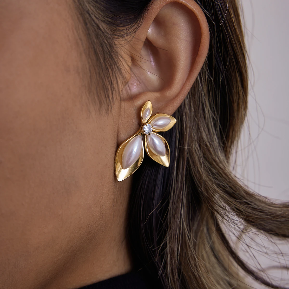 Floral Stainless Steel Earrings with Zircon 2 Floral Stainless Steel Earrings with Zircon - Image 2