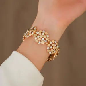 Luxury Diamond Strap for Apple Watch Series 12 Se8623ed4fd9142b095f7ba8f37a500c6v