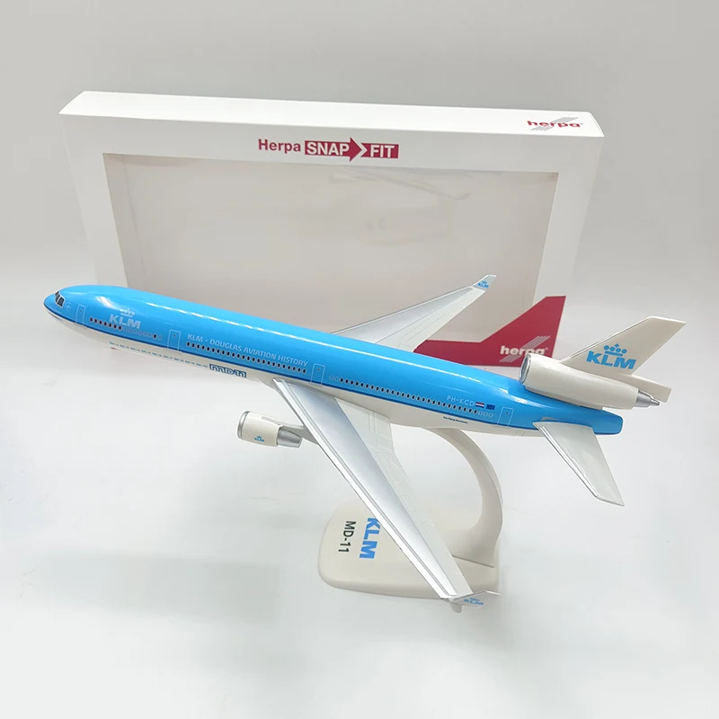 KLM MD-11 1:200 Scale Diecast Model 6 KLM MD-11 1:200 Scale Diecast Model - Image 6