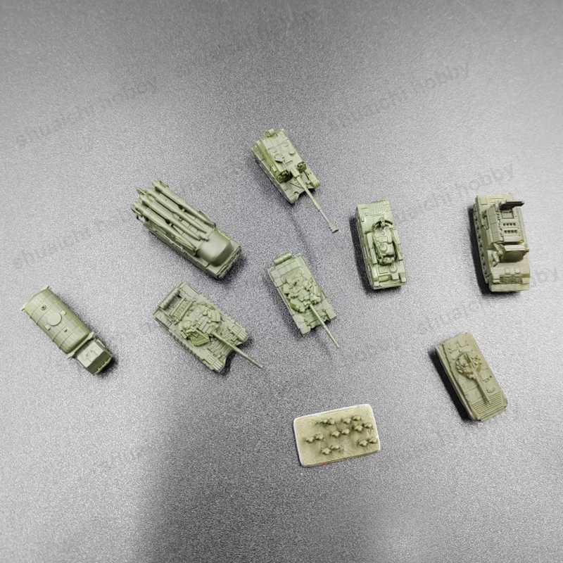 Russian T-90 Scale Model Set with Soldier Figures 3 Russian T-90 Scale Model Set with Soldier Figures - Image 3