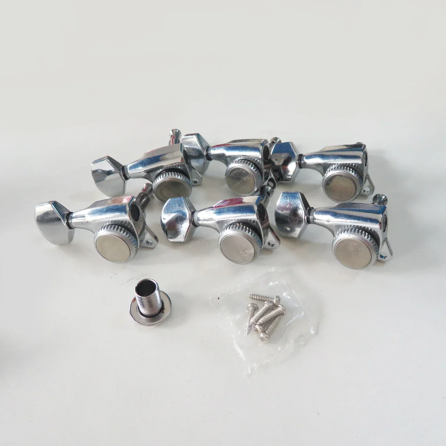 Gold Locking Tuners for Electric Guitars 9 Gold Locking Tuners for Electric Guitars - Image 9