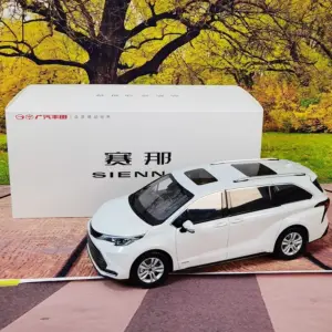 1:18 White Toyota Sienna Diecast Model 18 Se908fba5e24e43a892518d249bac01fbE