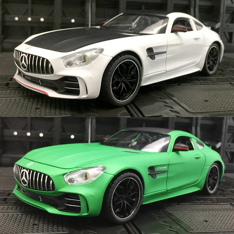 1:24 Scale Mercedes-Benz GTR Alloy Model 5 1:24 Scale Mercedes-Benz GTR Alloy Model - Image 5