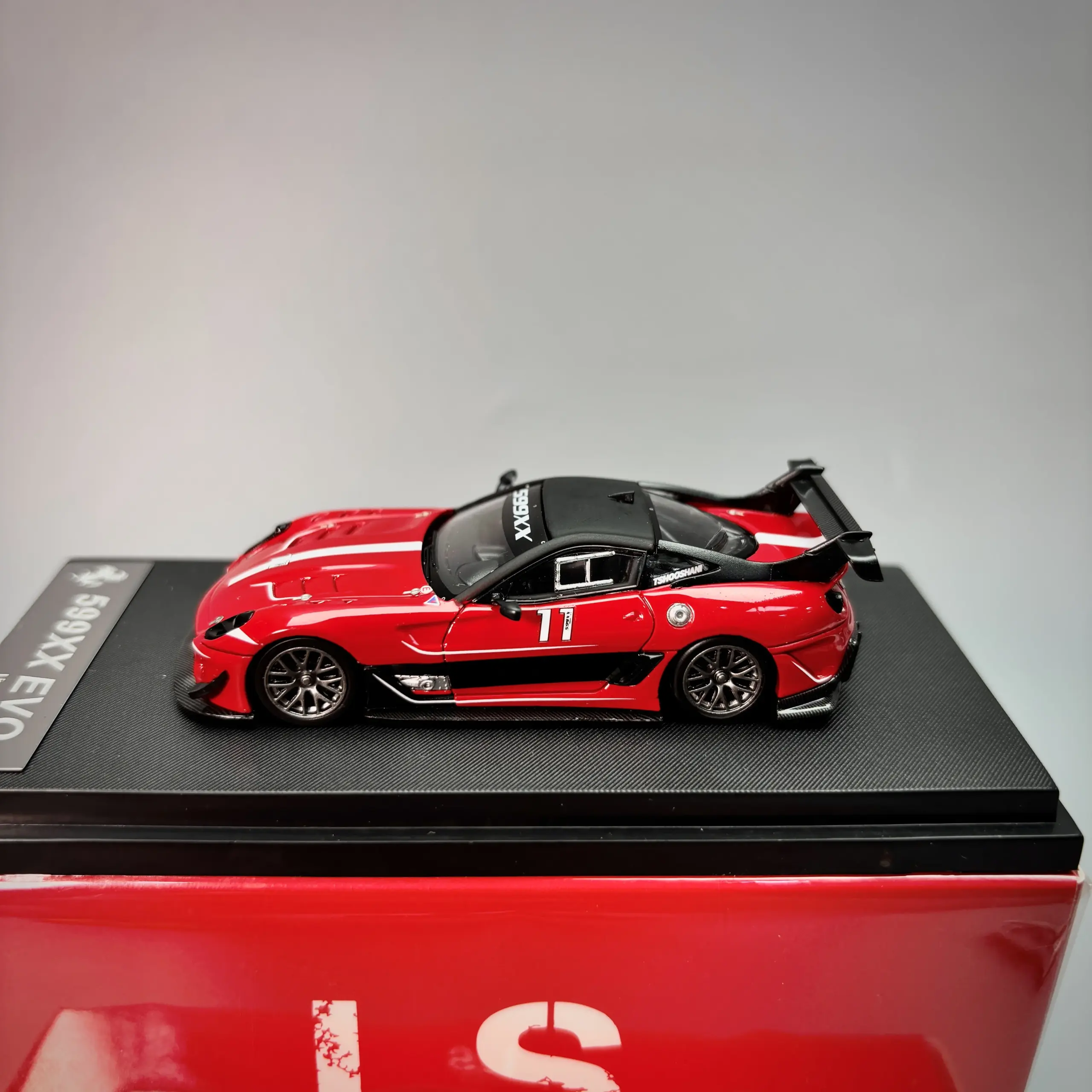 High-Concurred 599XX EVO Diecast Model Car 3 High-Concurred 599XX EVO Diecast Model Car - Image 3