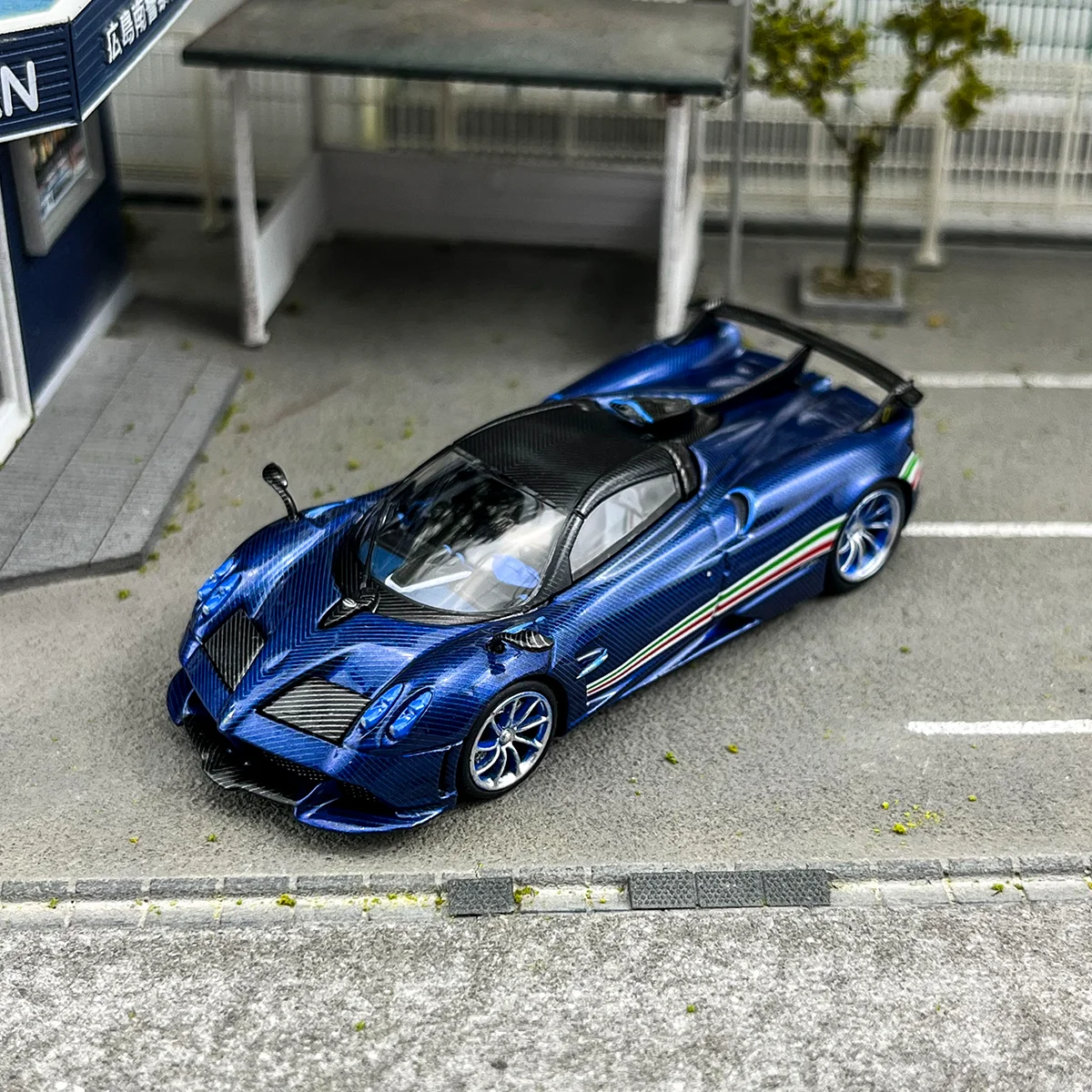 1:64 Pagani Huayra Diecast Model 2 1:64 Pagani Huayra Diecast Model - Image 2
