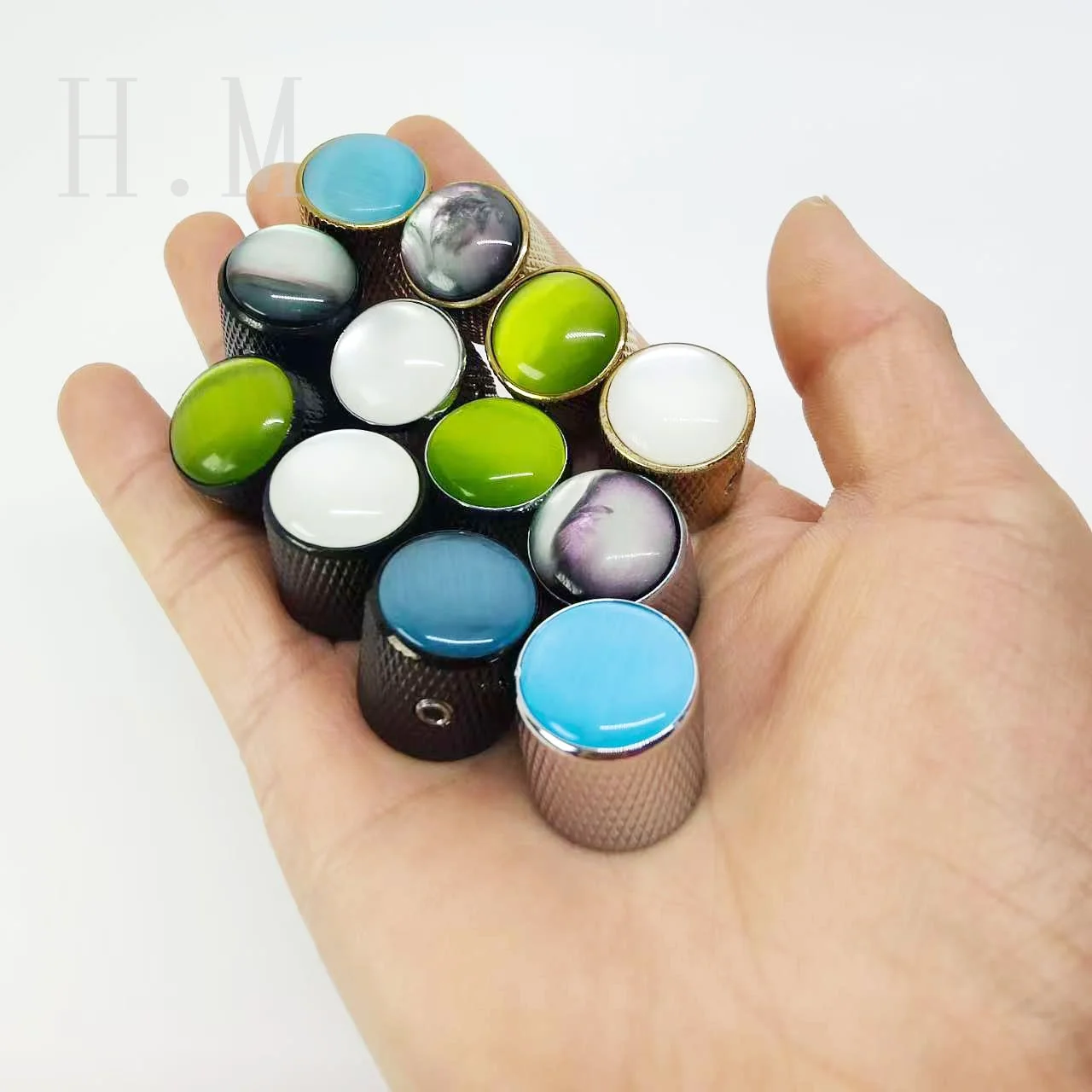 Vibrant Cat Eye Potentiometer Knobs for Guitar 6 Vibrant Cat Eye Potentiometer Knobs for Guitar - Image 6