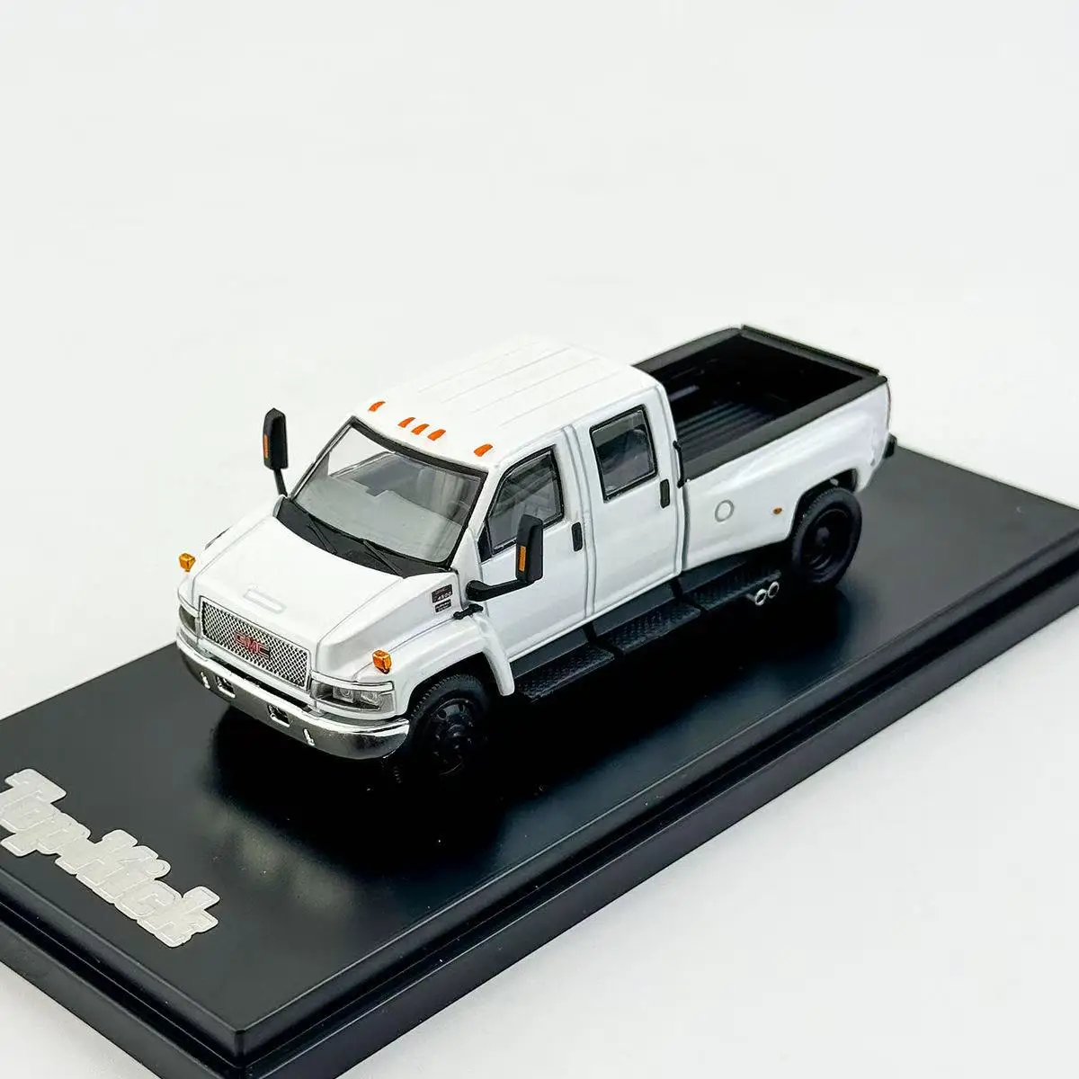 GMC Topkick & Kodiak 1:64 Diecast Model 6 GMC Topkick & Kodiak 1:64 Diecast Model - Image 6