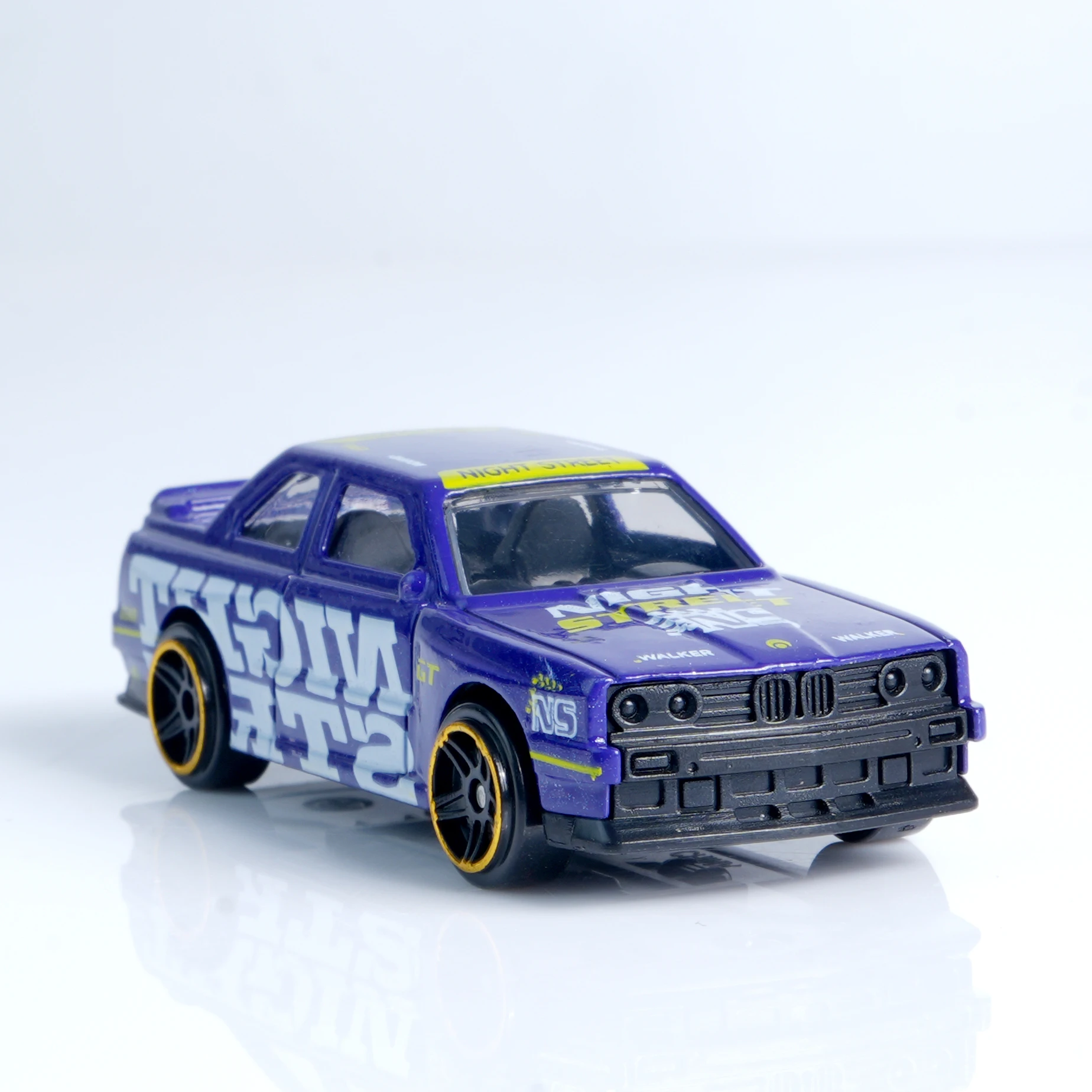 Purple 1:64 Die-Cast Street Racer Car 4 Purple 1:64 Die-Cast Street Racer Car - Image 4