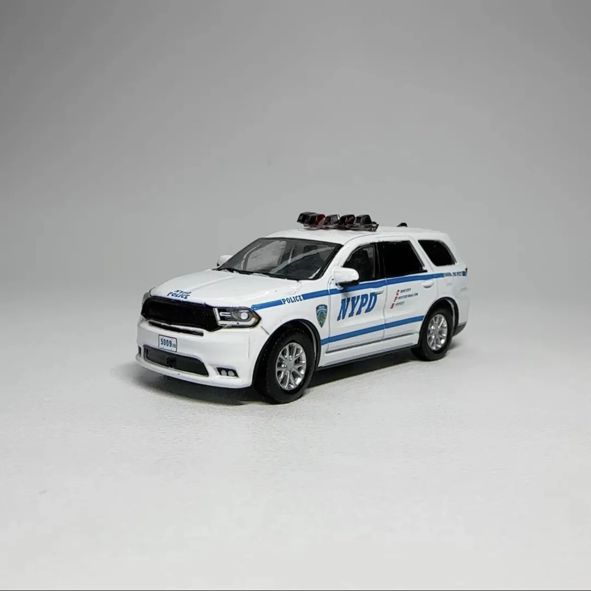 2019 NYPD Dodge Durango Police Car Replica 1:64 Scale 4 2019 NYPD Dodge Durango Police Car Replica 1:64 Scale - Image 4