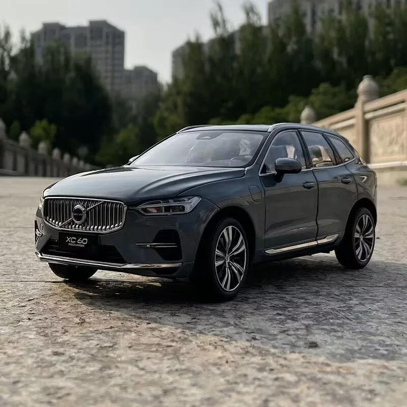 2023 XC60 SUV 1:18 Diecast Model 3 2023 XC60 SUV 1:18 Diecast Model - Image 3