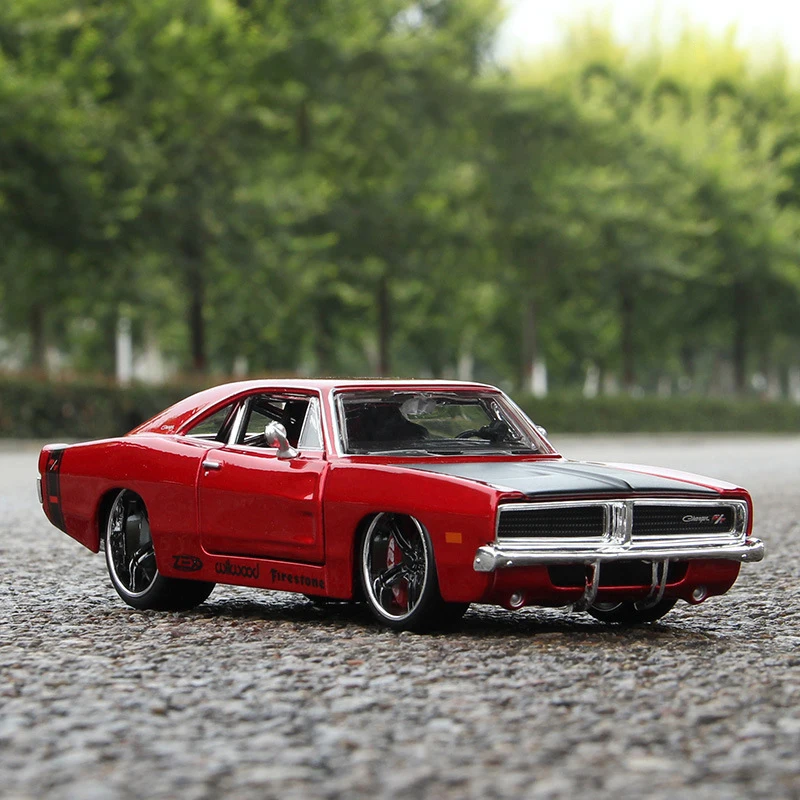 1969 Dodge Charger R/T Diecast Model 5 1969 Dodge Charger R/T Diecast Model - Image 5
