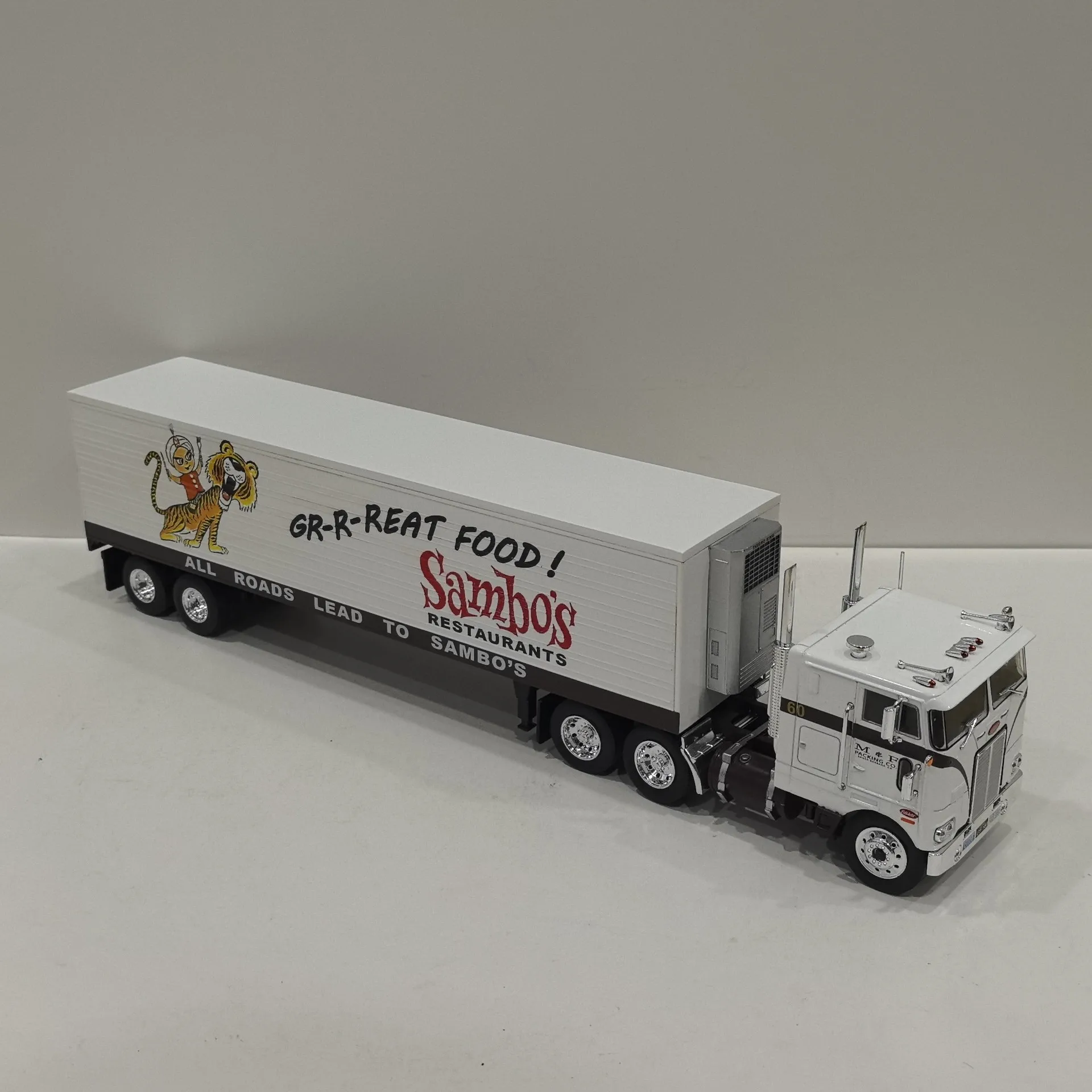 Diecast Peterbilt 352 Semi-Truck Model 3 Diecast Peterbilt 352 Semi-Truck Model - Image 3