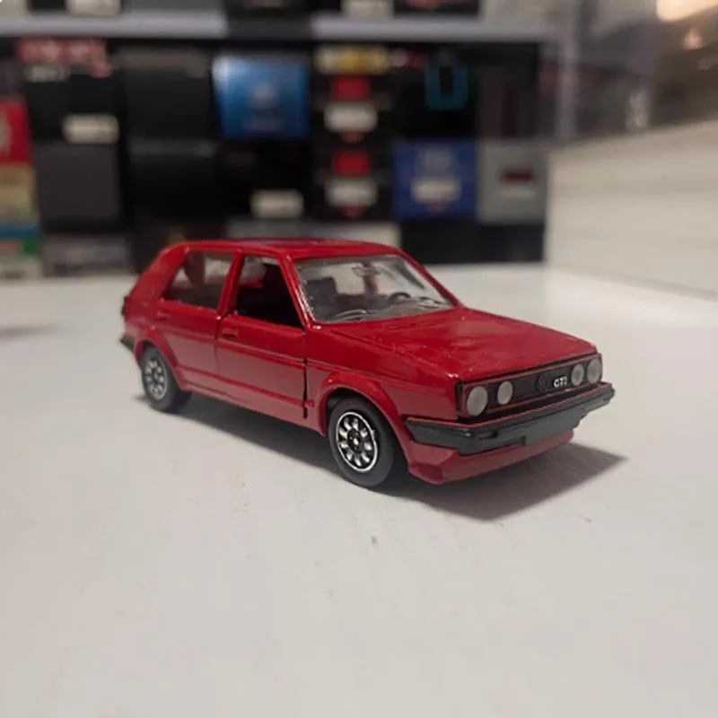 Volkswagen Golf MK2 1:43 Diecast Model Display 2 Volkswagen Golf MK2 1:43 Diecast Model Display - Image 2