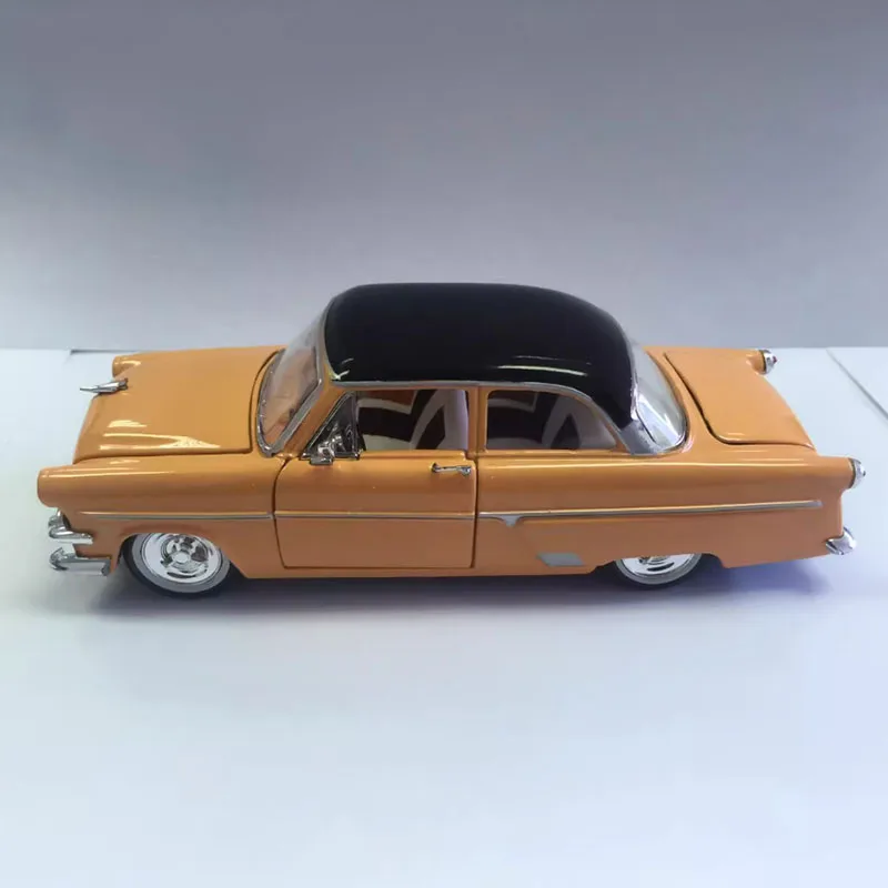 1954 Ford Customline Diecast Model 6 1954 Ford Customline Diecast Model - Image 6
