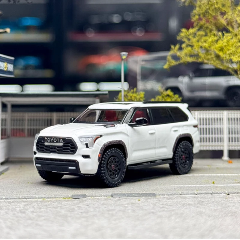Toyota Sequoia 1:64 Diecast Model in Three Colors 9 Toyota Sequoia 1:64 Diecast Model in Three Colors - Image 9