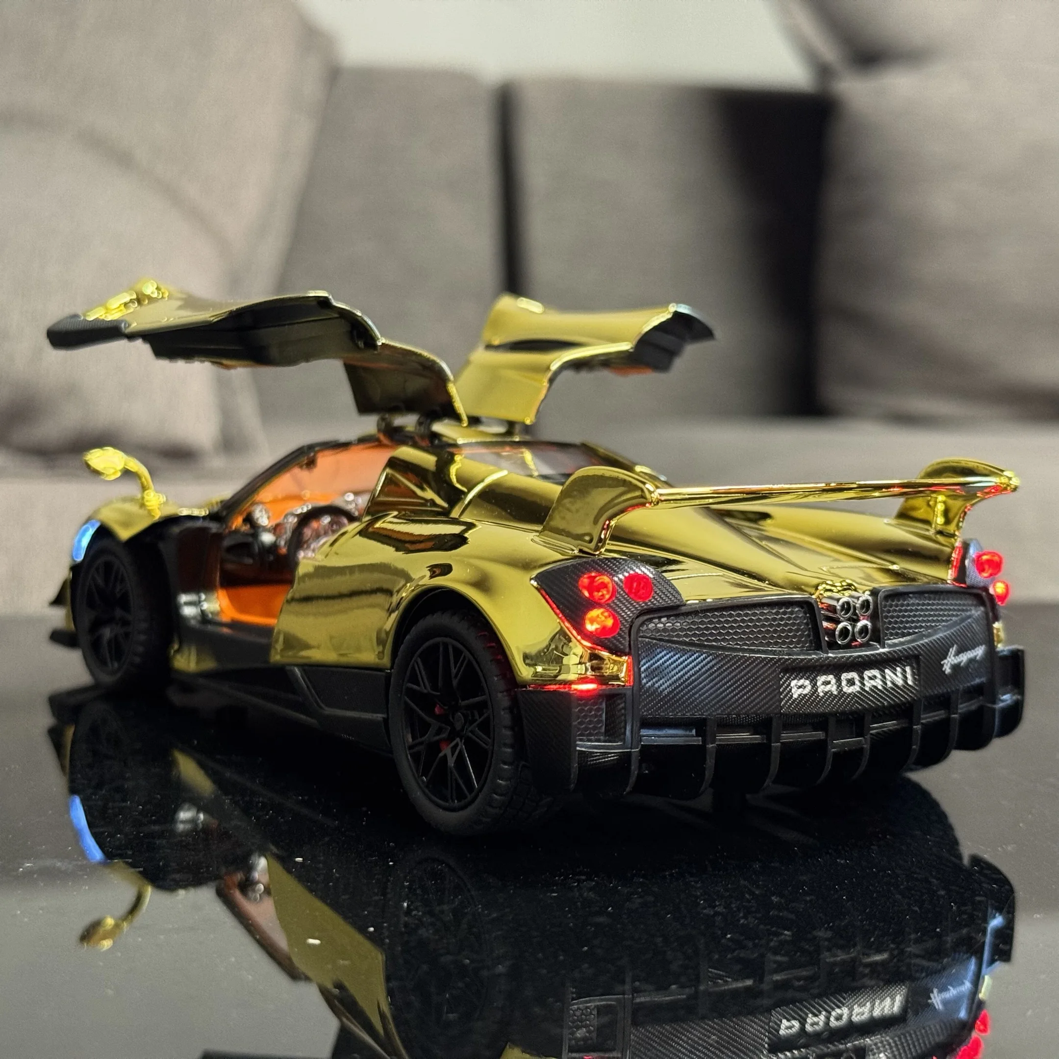 Gold Pagani Huayra Dinastia BC Diecast Model 3 Gold Pagani Huayra Dinastia BC Diecast Model - Image 3