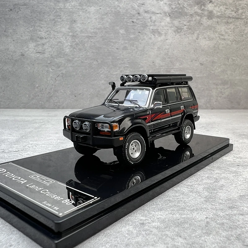 1:64 Land Cruiser LC80 Diecast Model SUV 7 1:64 Land Cruiser LC80 Diecast Model SUV - Image 7